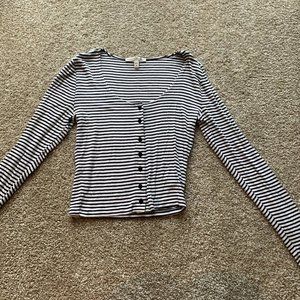 Long-sleeved Crop Top